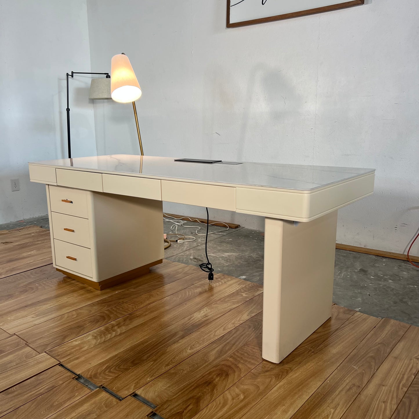 NEW Everly Quinn White and Gold Desk